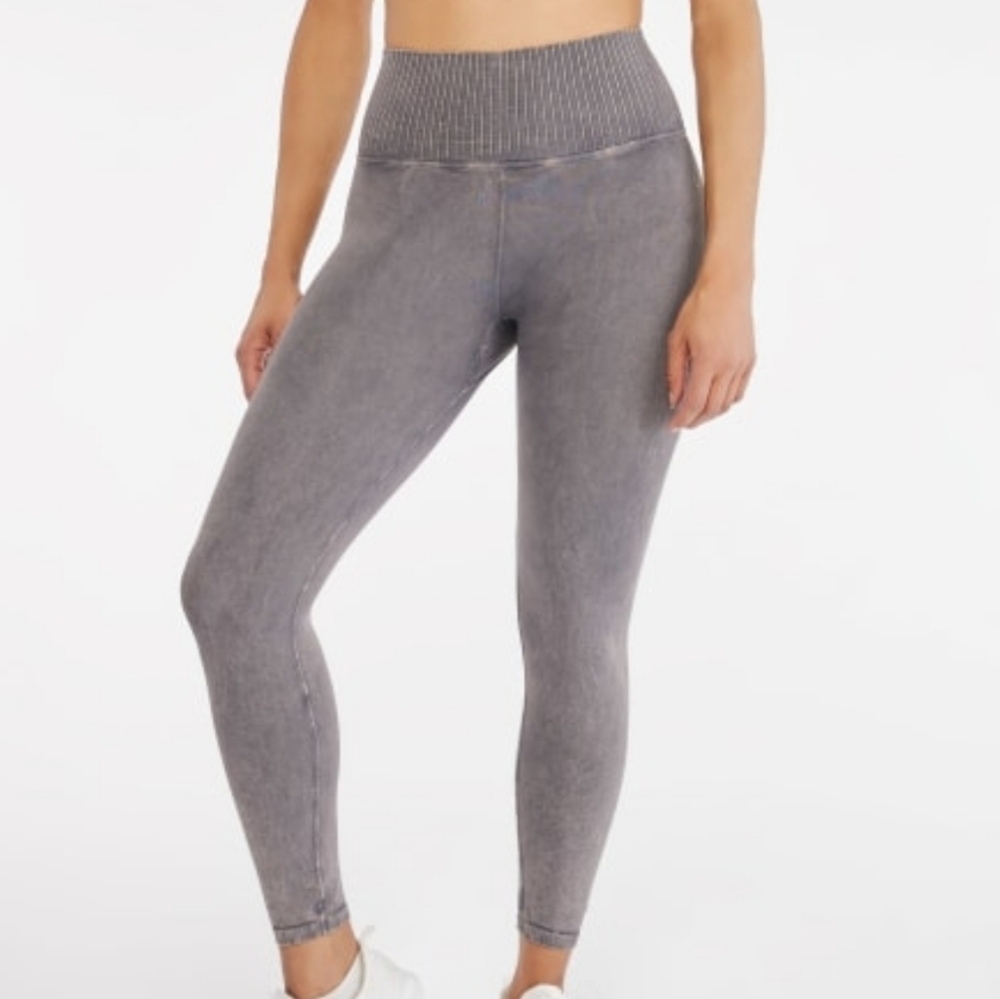 FREE PEOPLE Movement Mineral Wash Good Karma Leggings Grey Size M/L NWOT